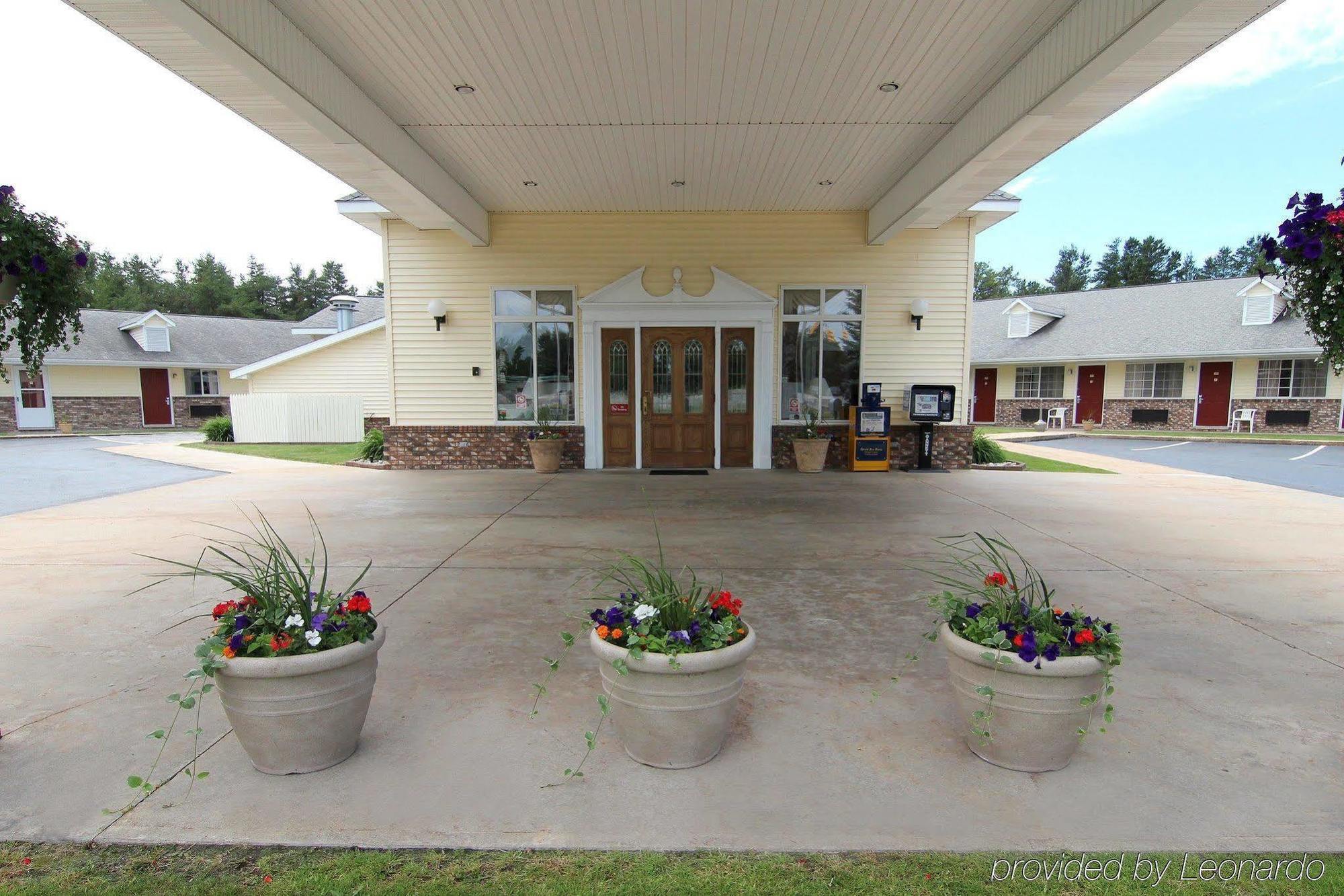 Best Western Of Harbor Springs Exterior photo