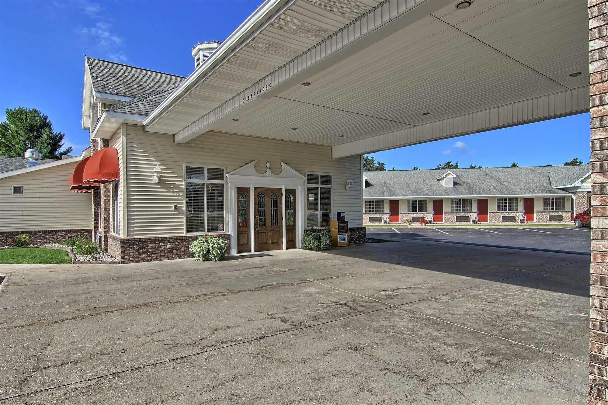 Best Western Of Harbor Springs Exterior photo